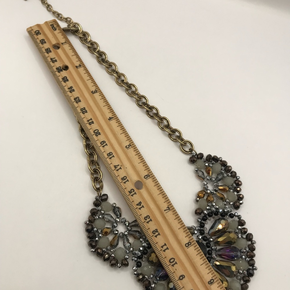 Elegant Multicolor Beaded Statement Necklace - Picture 6 of 8
